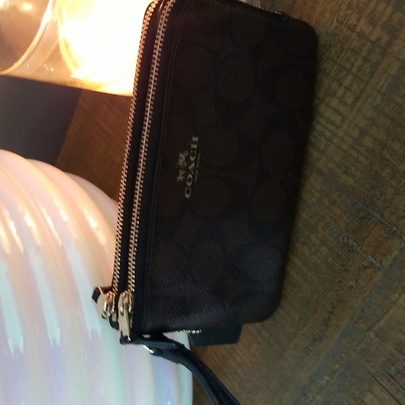 Coach Wristlet - Picture 7 of 9
